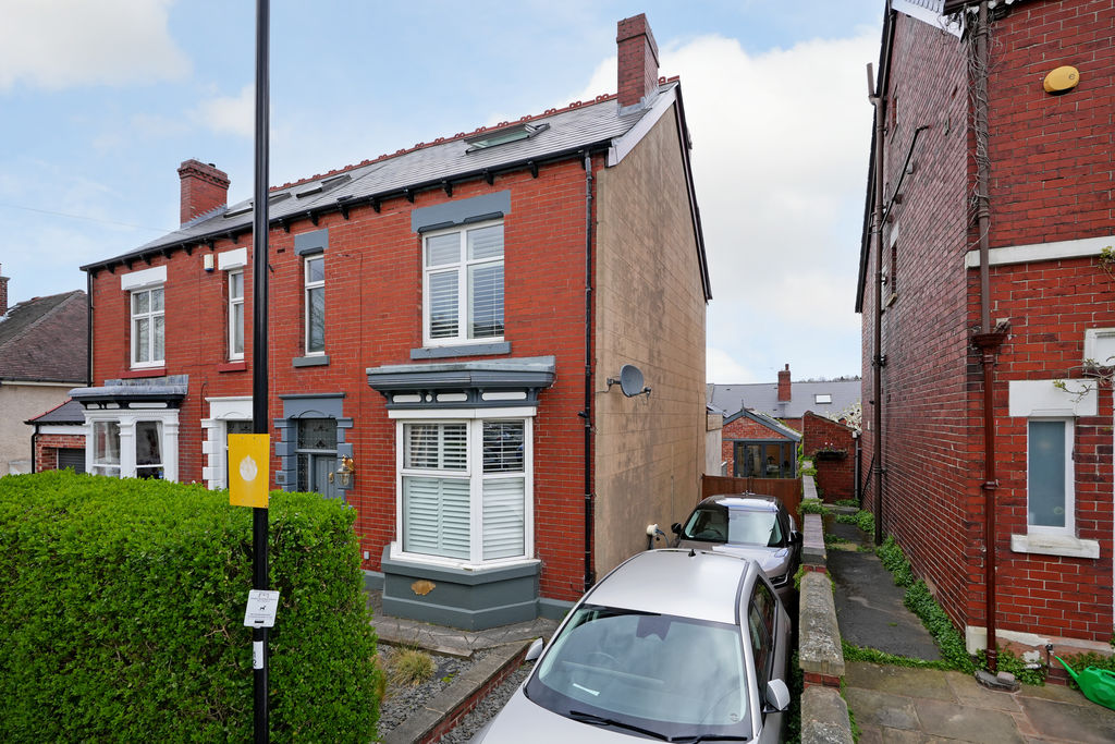 Holmhirst Road